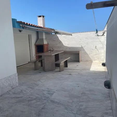 Dorms & Doubles Σπίτι διακοπών Peniche